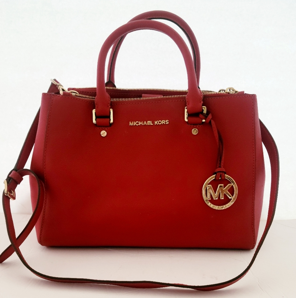 Michael Kors Sutton Medium Bag